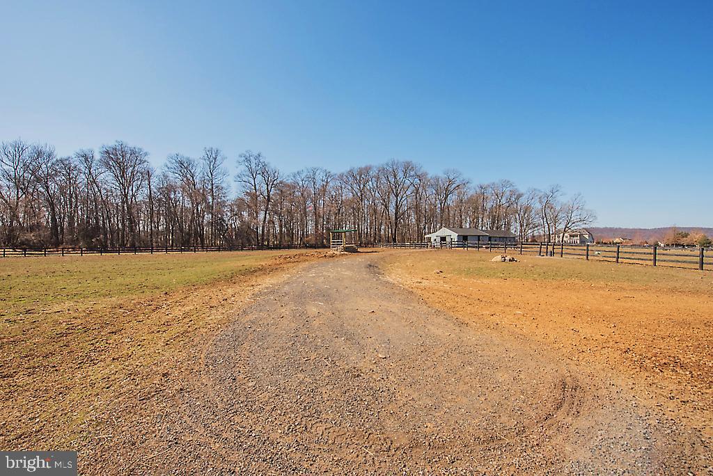 CHESTNUT HILLS - Residential