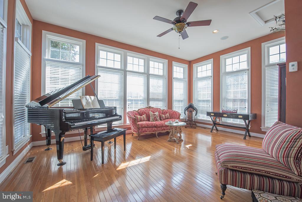 CHESTNUT HILLS - Residential