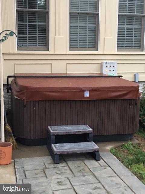 CHESTNUT HILLS - Residential