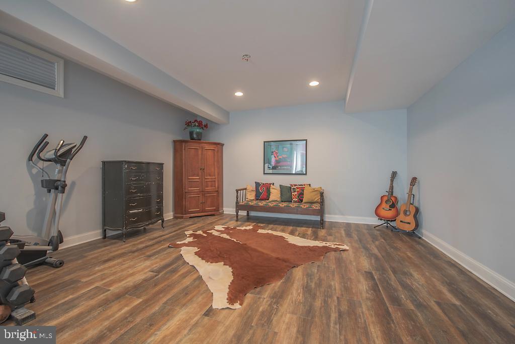 CHESTNUT HILLS - Residential