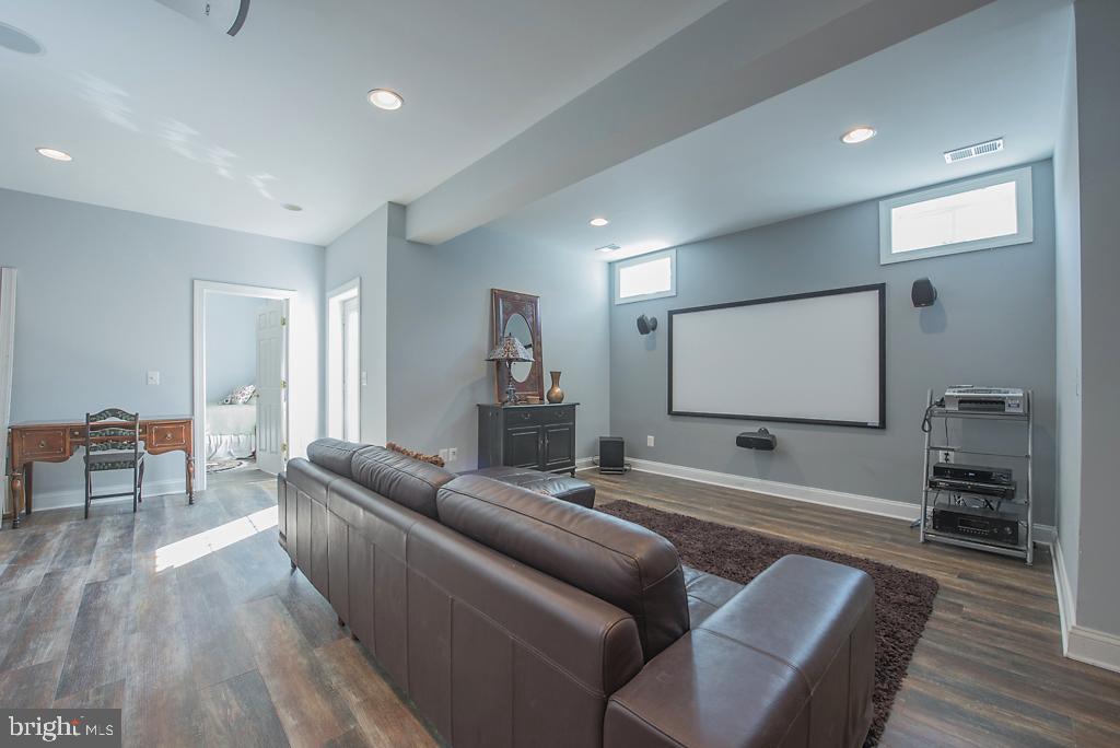 CHESTNUT HILLS - Residential