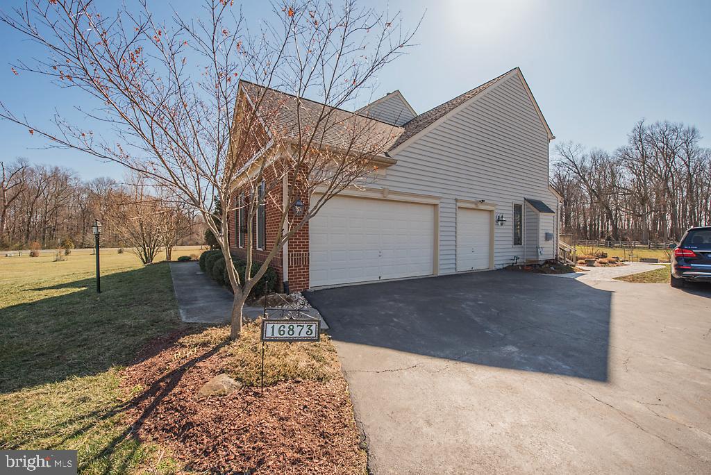 CHESTNUT HILLS - Residential