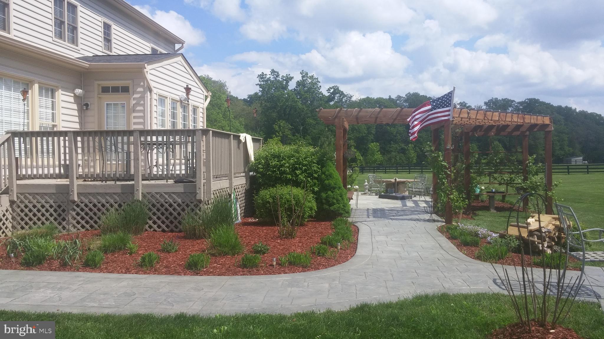 CHESTNUT HILLS - Residential