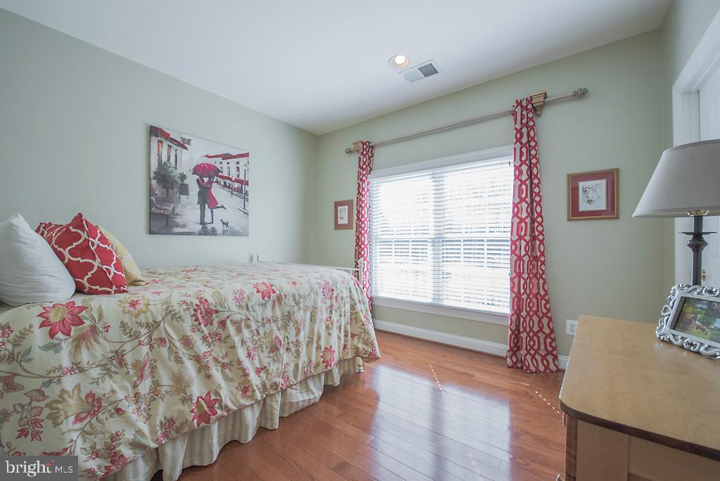 CHESTNUT HILLS - Residential