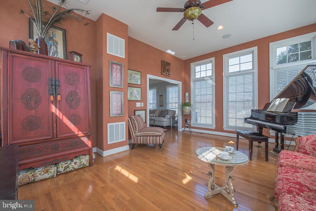 CHESTNUT HILLS - Residential