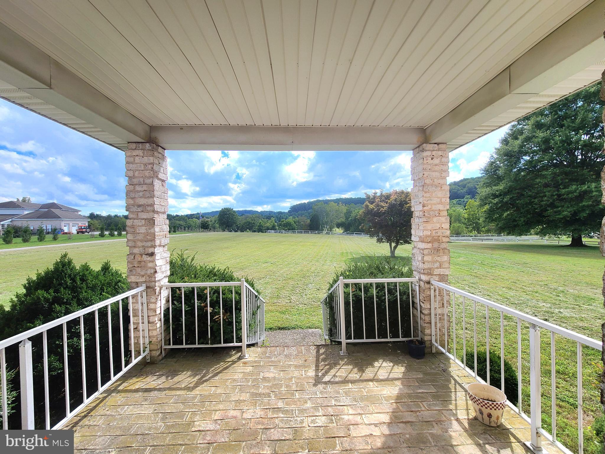 HUNT VALLEY - Residential Lease