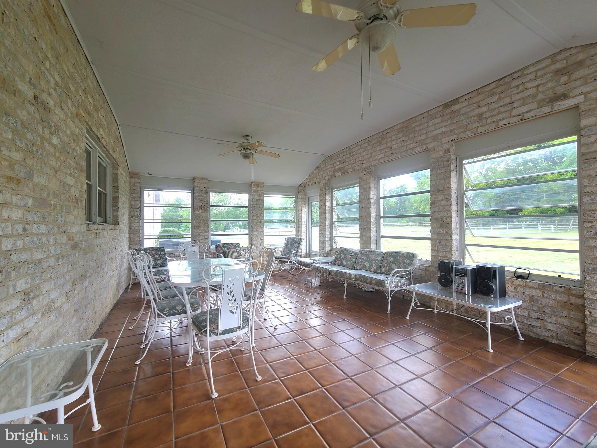 HUNT VALLEY - Residential Lease