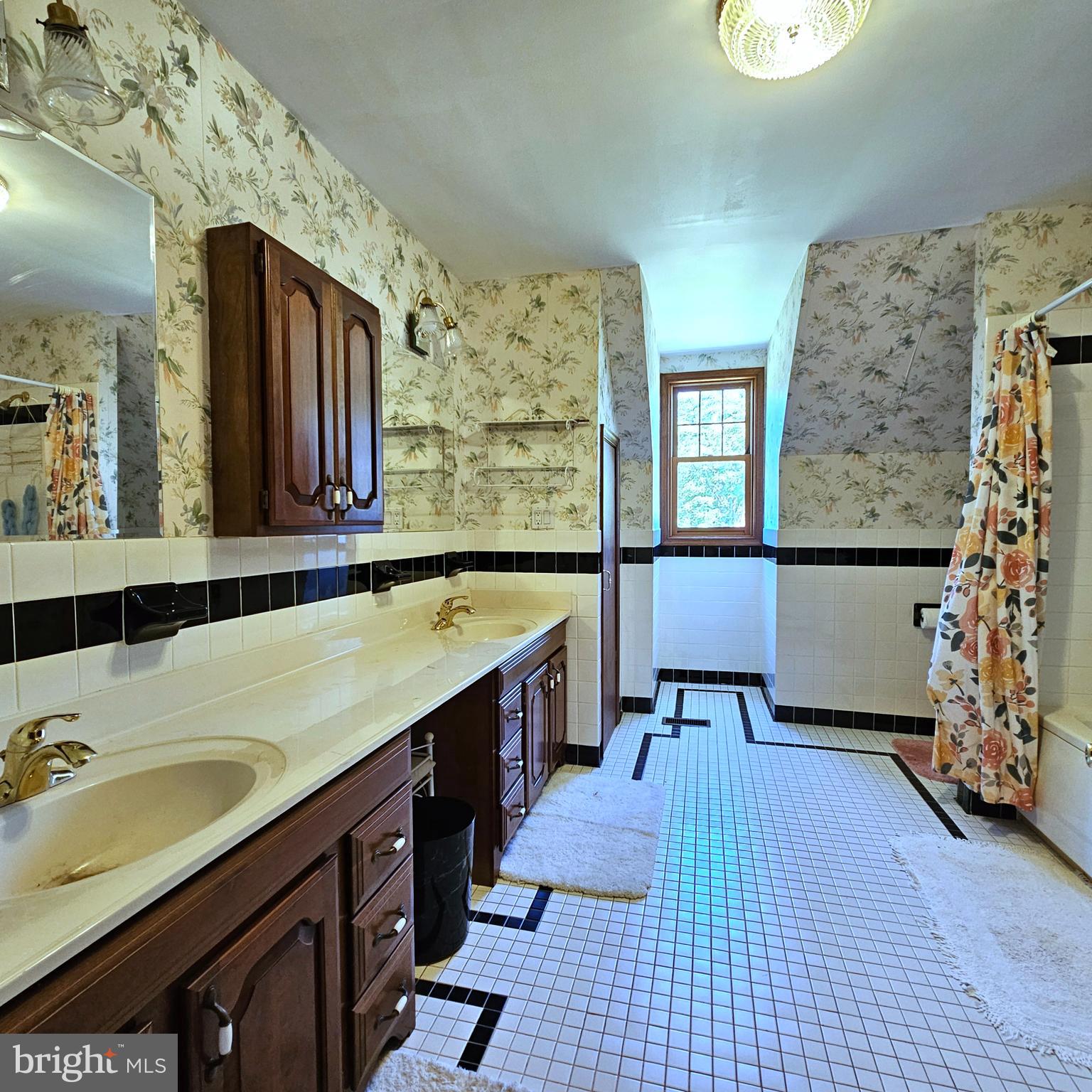 HUNT VALLEY - Residential Lease