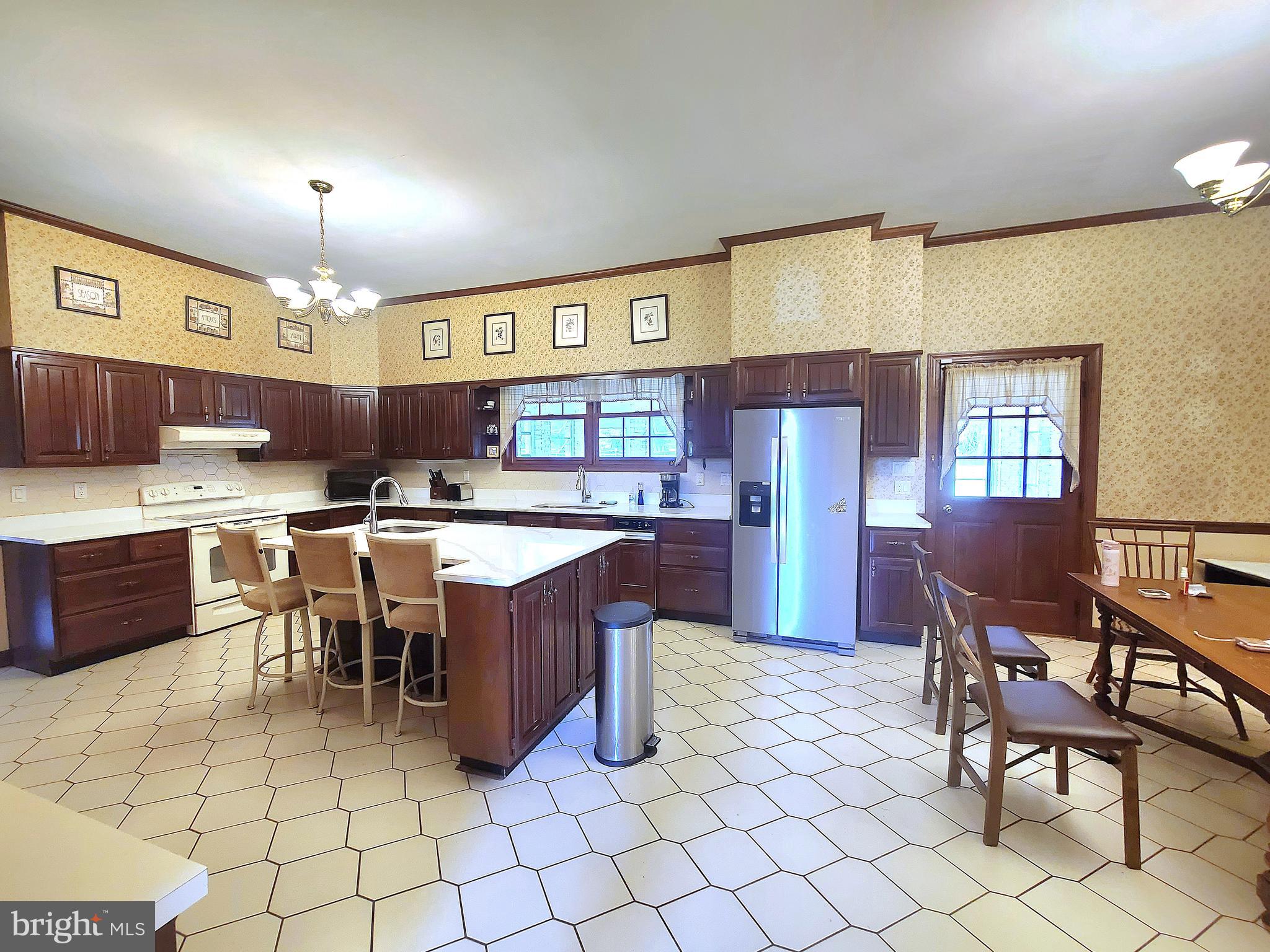 HUNT VALLEY - Residential Lease