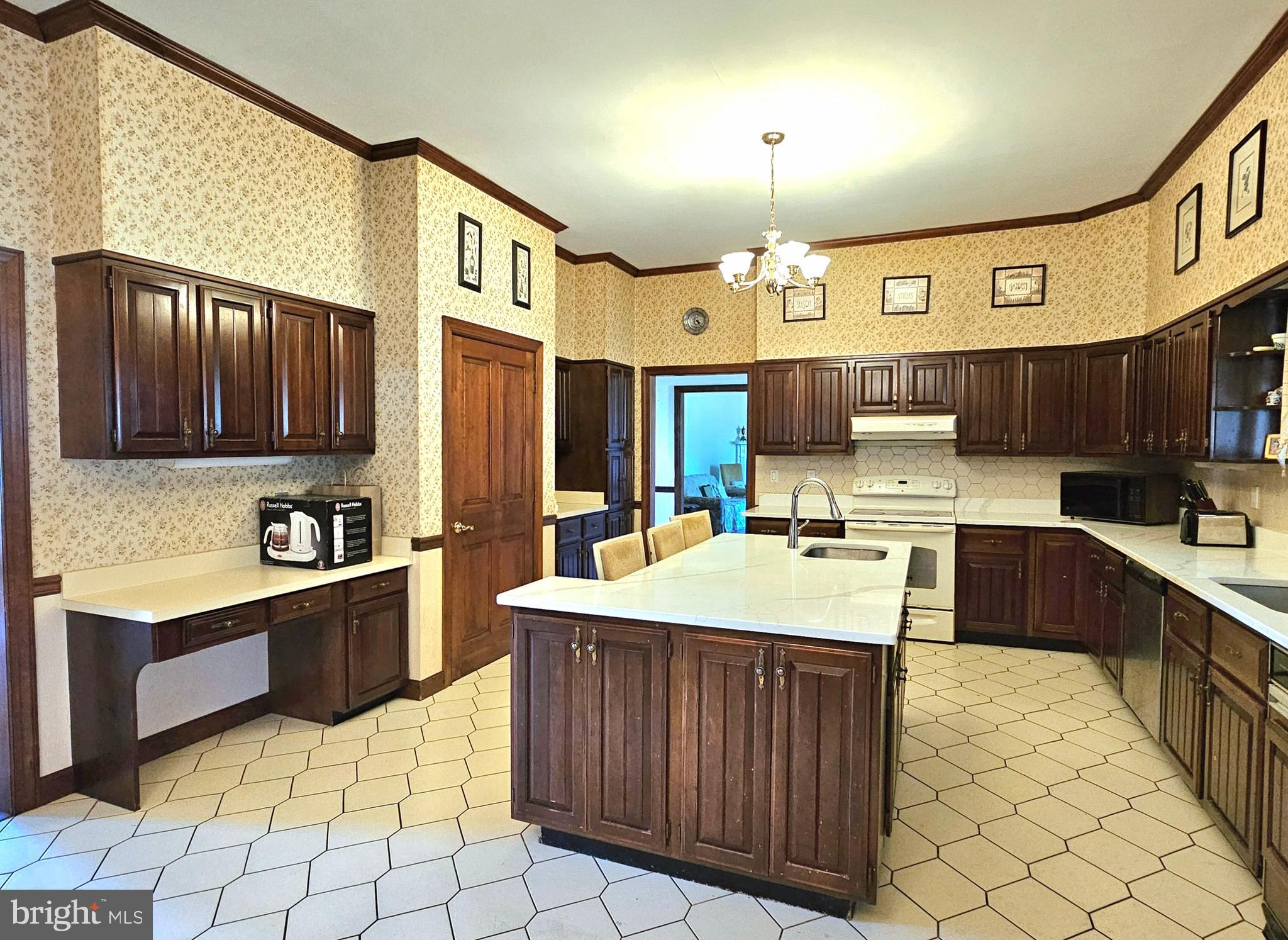 HUNT VALLEY - Residential Lease