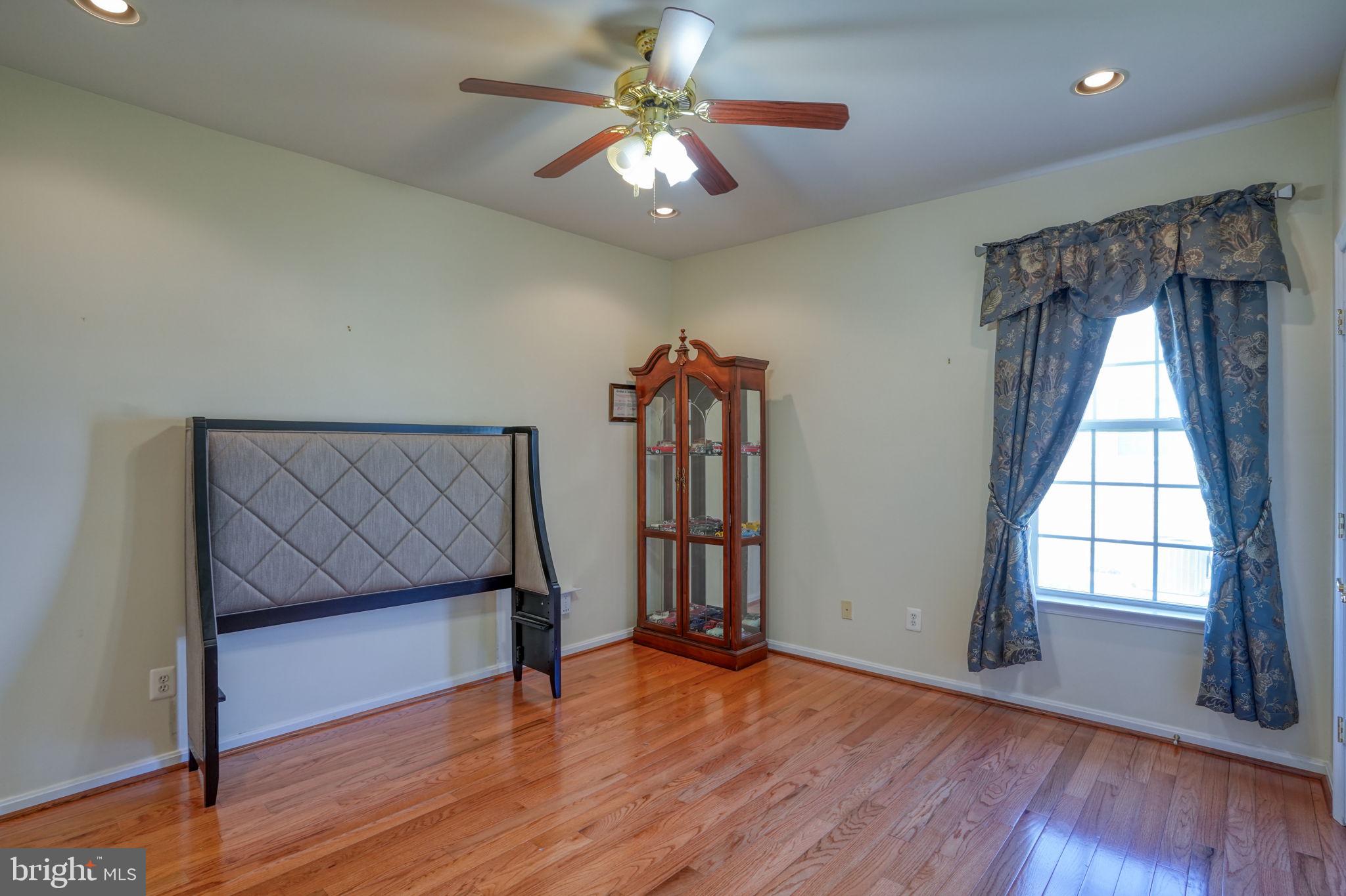 MEADOWS AT SHAWNEE - Residential