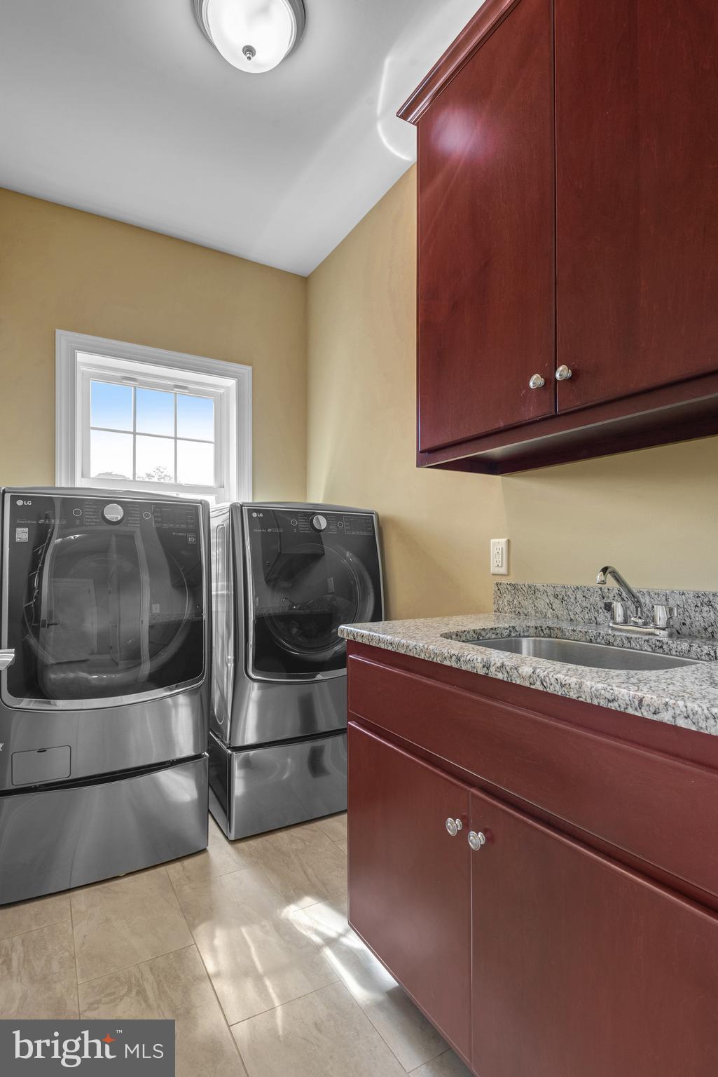 HAMPDEN SUMMIT - Residential