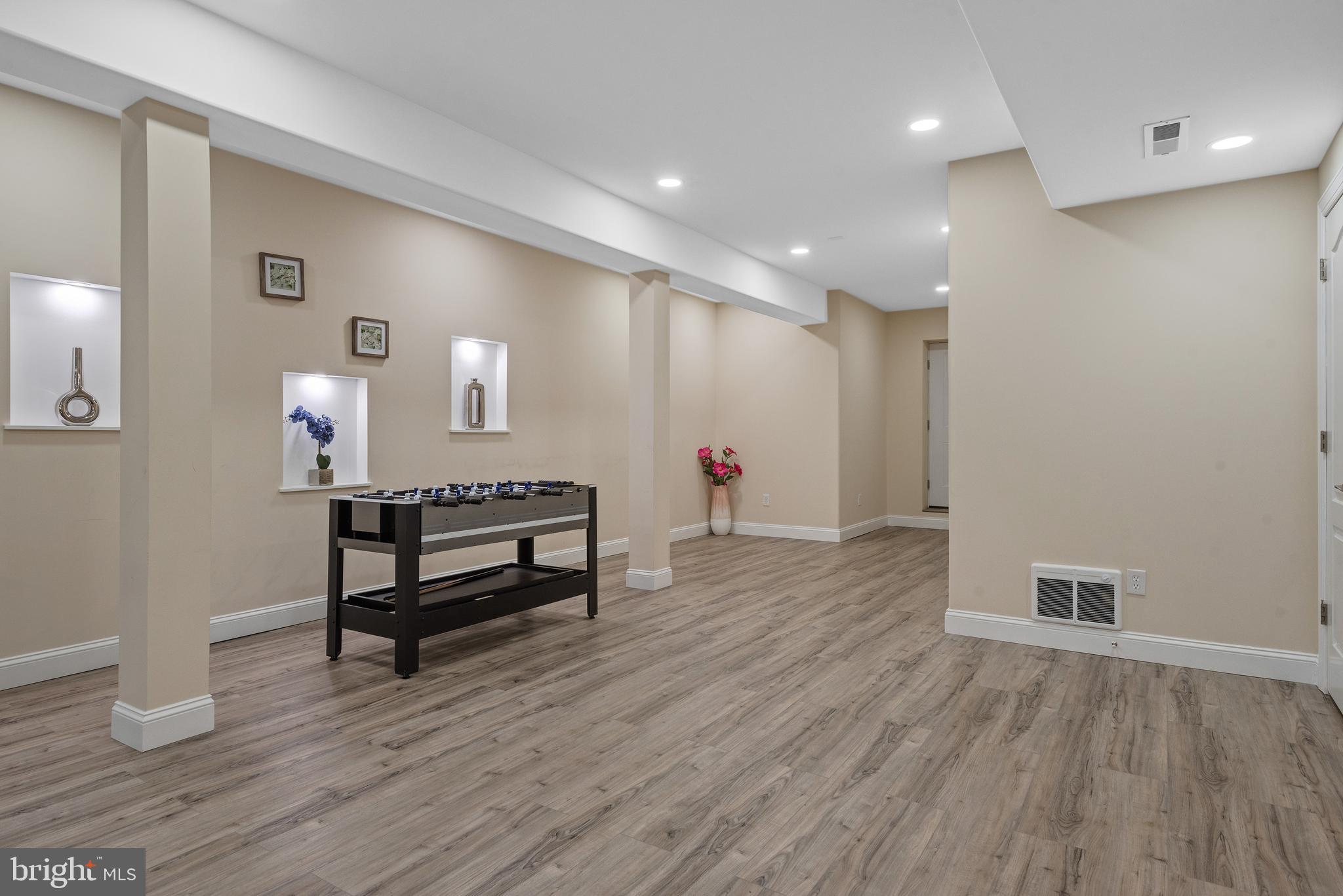 HAMPDEN SUMMIT - Residential