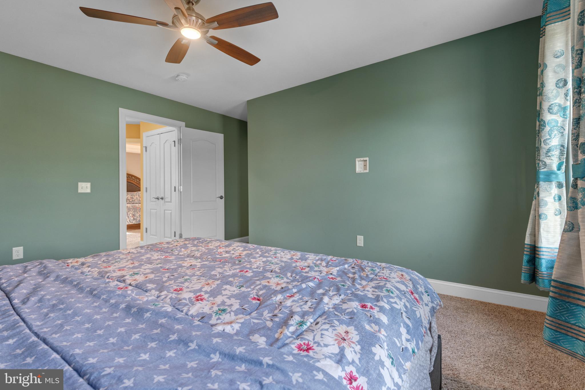 HAMPDEN SUMMIT - Residential