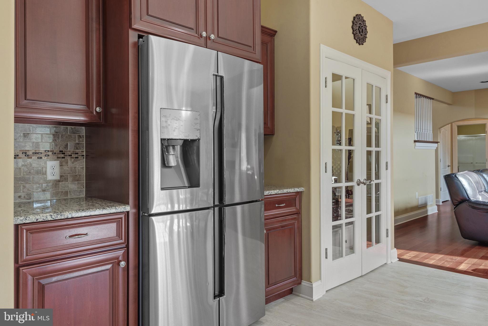 HAMPDEN SUMMIT - Residential