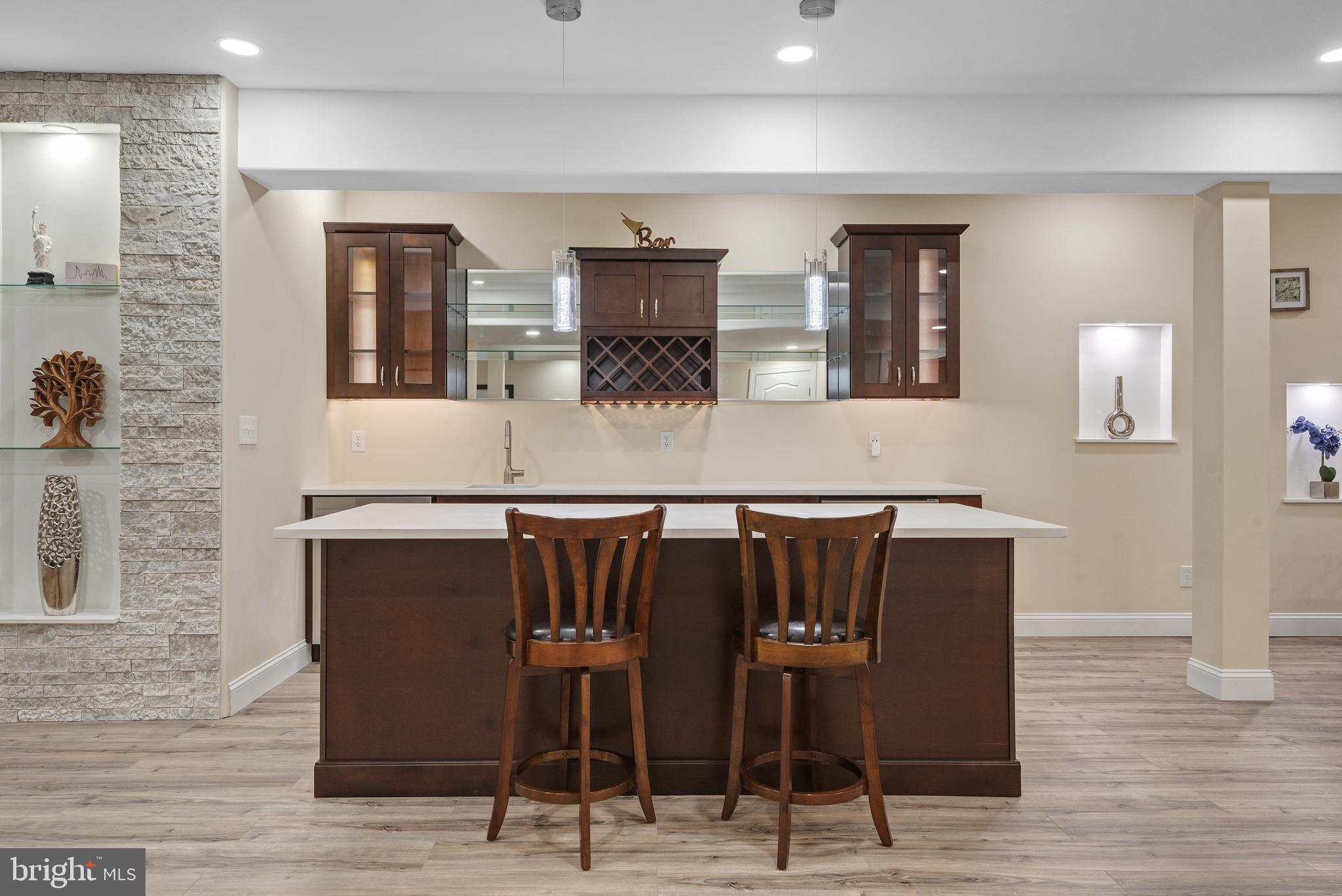 HAMPDEN SUMMIT - Residential