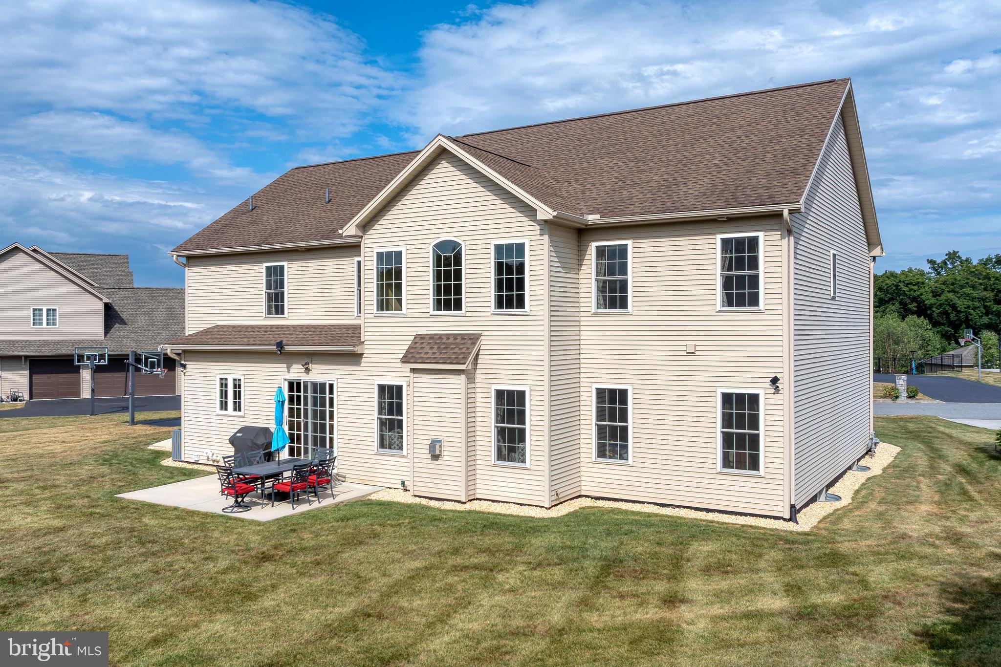 HAMPDEN SUMMIT - Residential