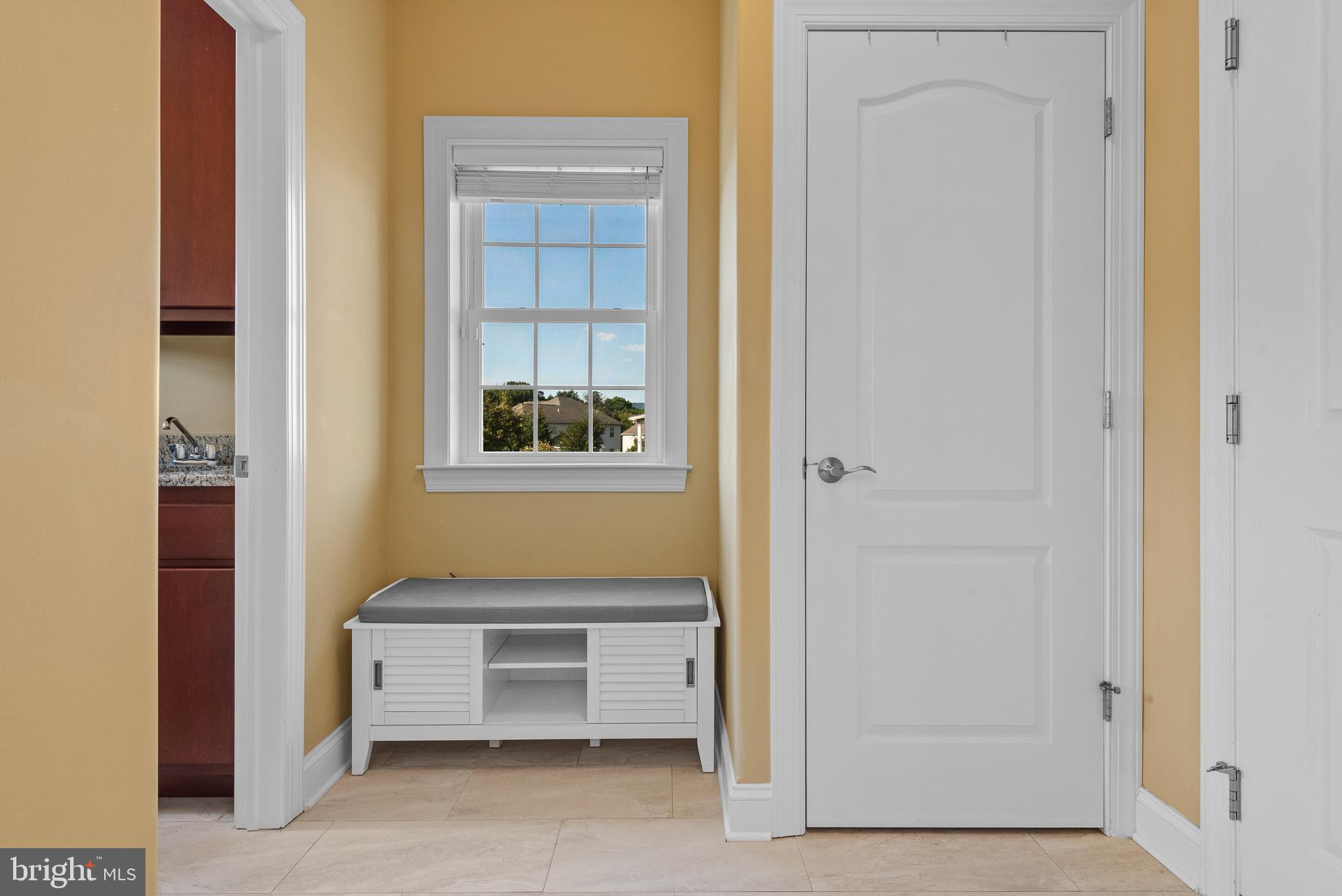 HAMPDEN SUMMIT - Residential