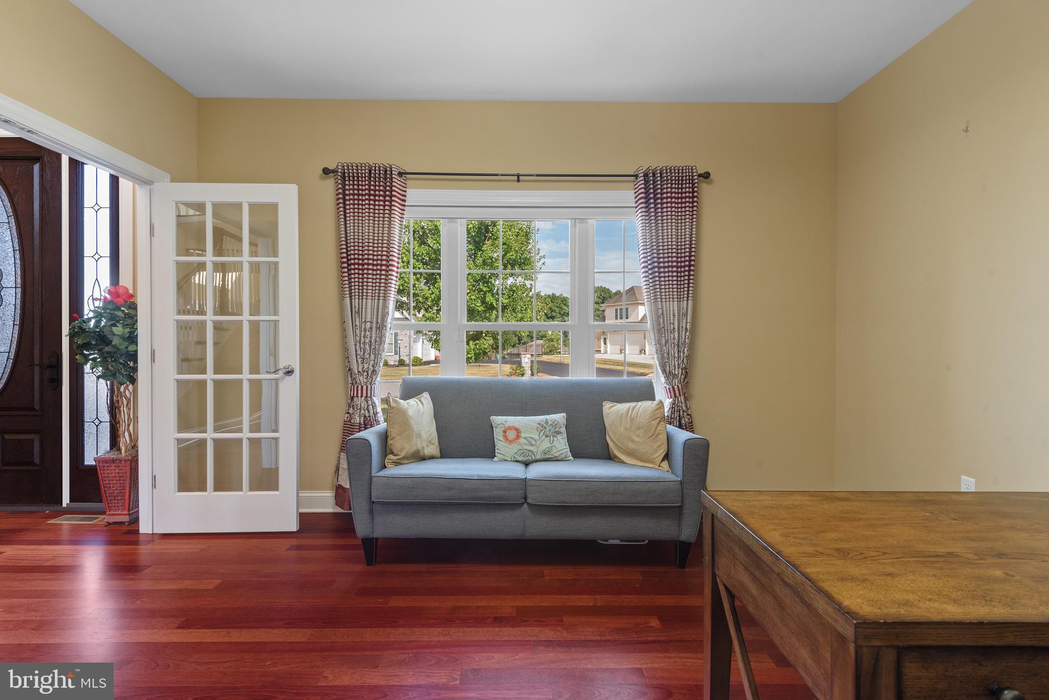 HAMPDEN SUMMIT - Residential