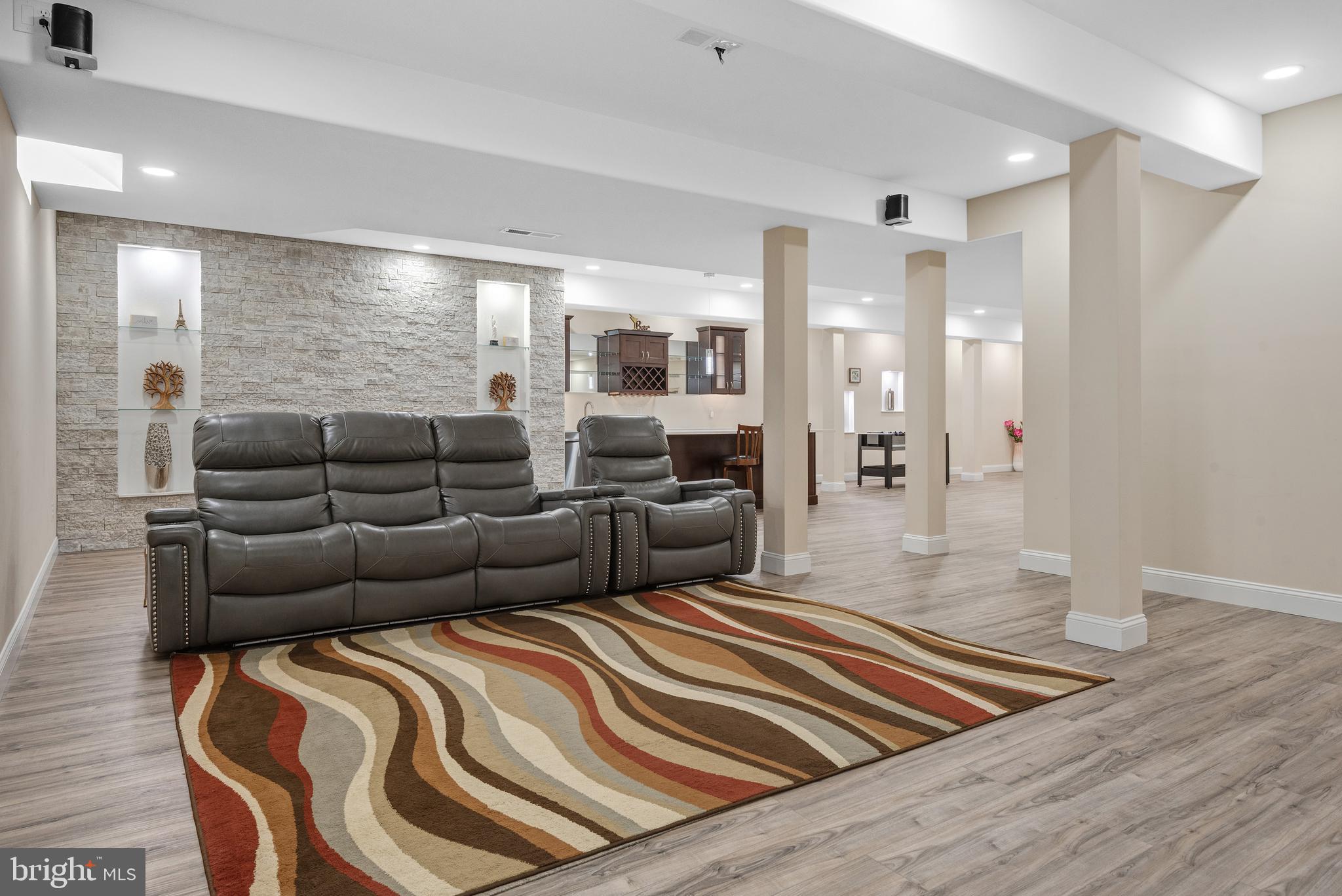 HAMPDEN SUMMIT - Residential