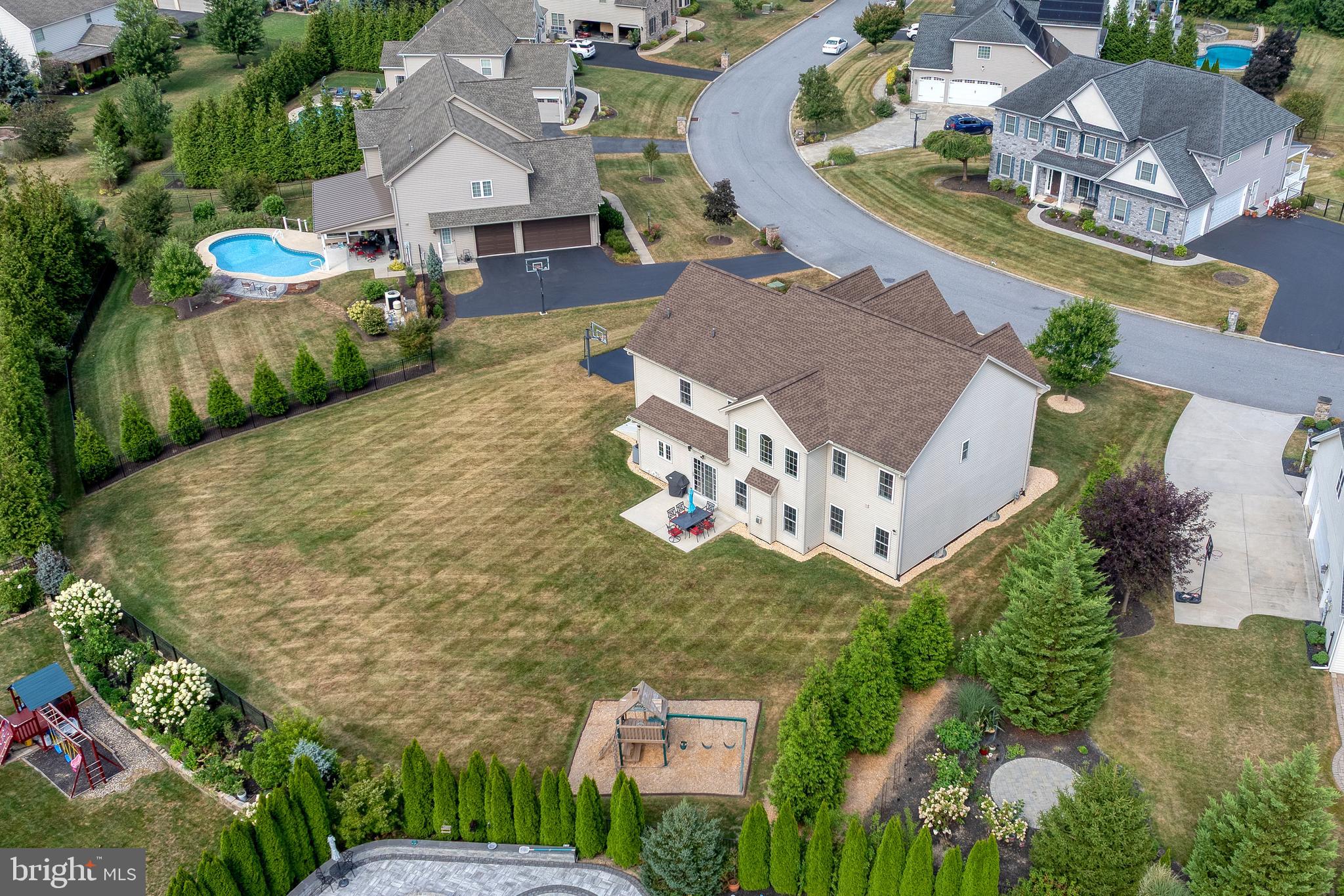 HAMPDEN SUMMIT - Residential