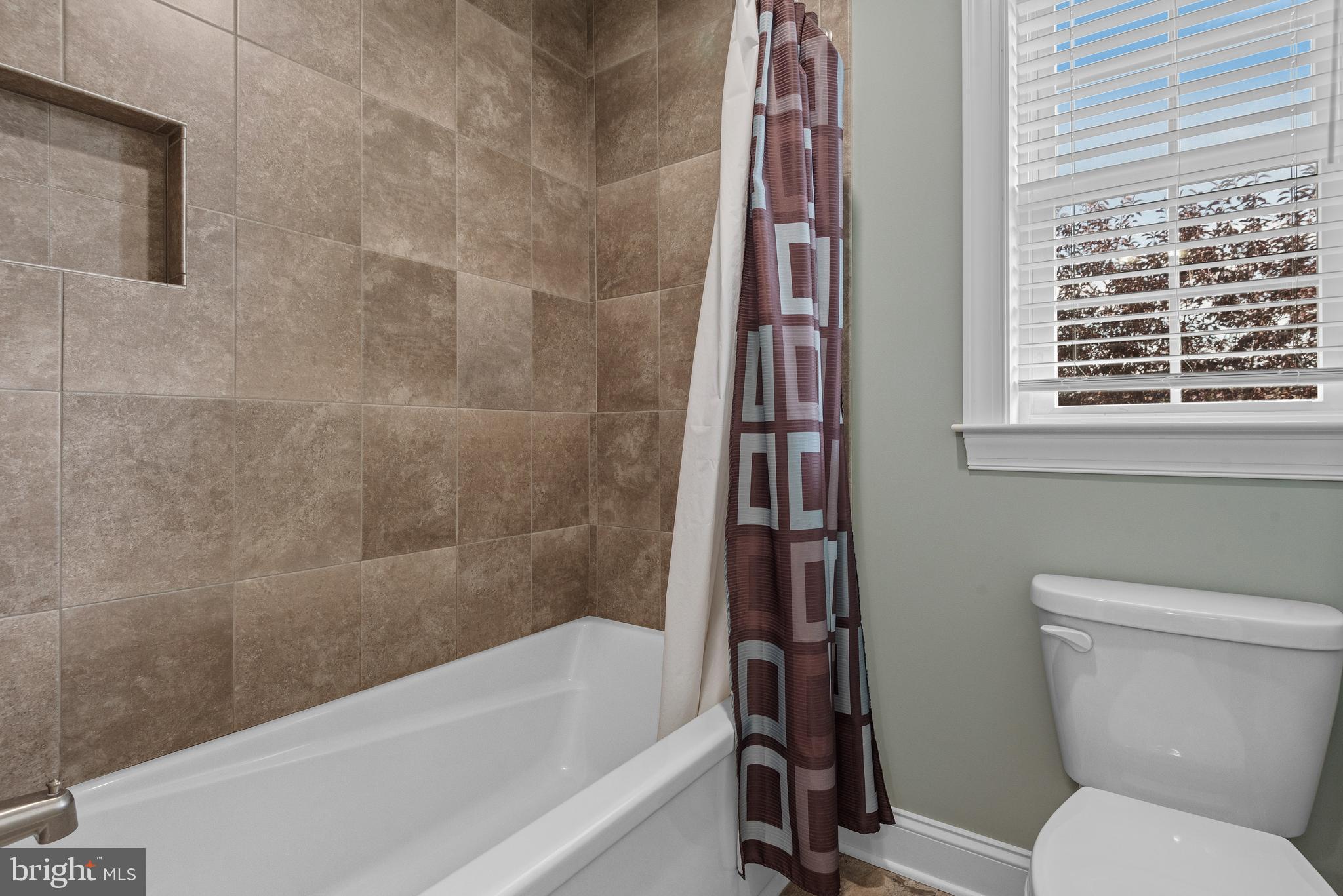 HAMPDEN SUMMIT - Residential