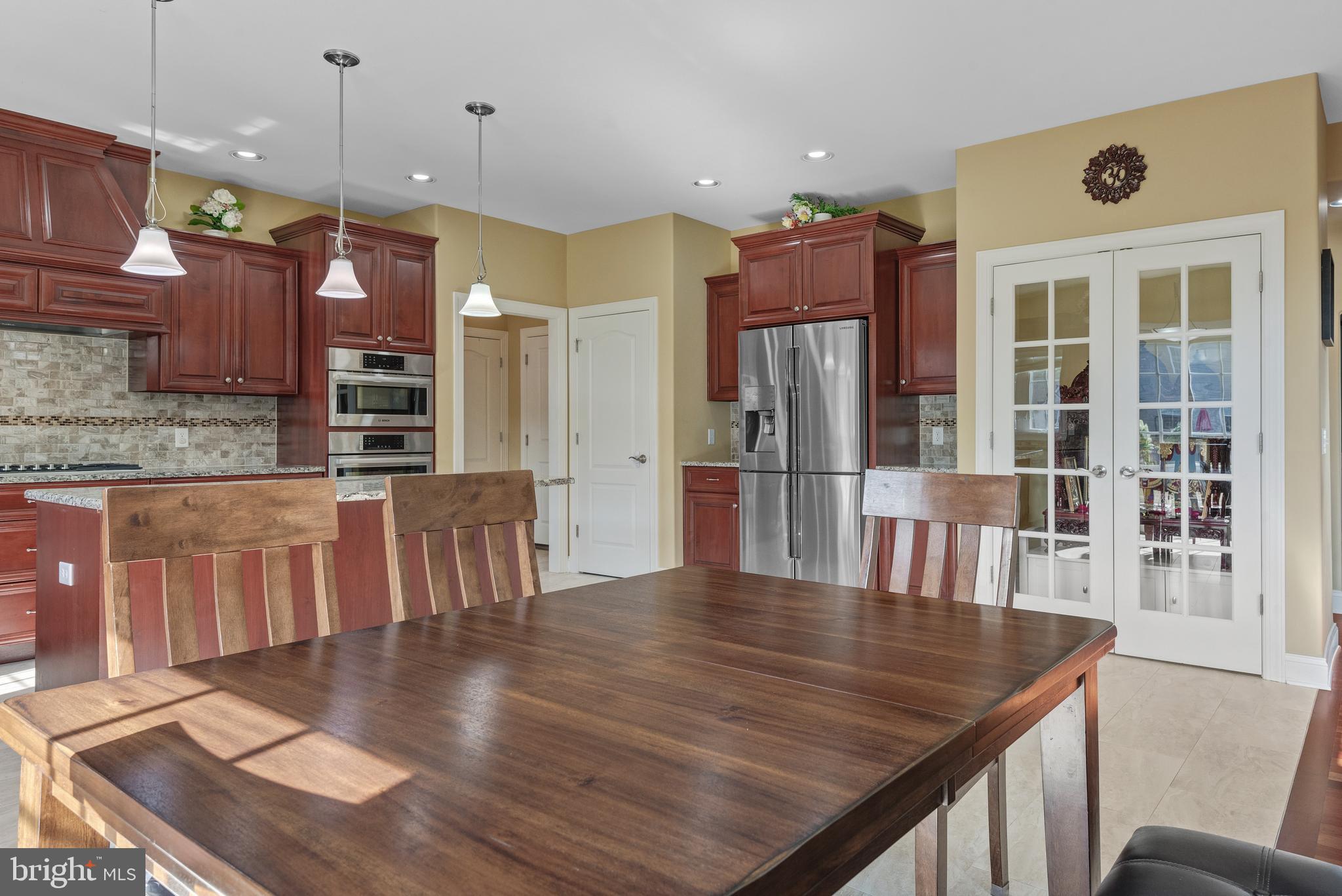 HAMPDEN SUMMIT - Residential