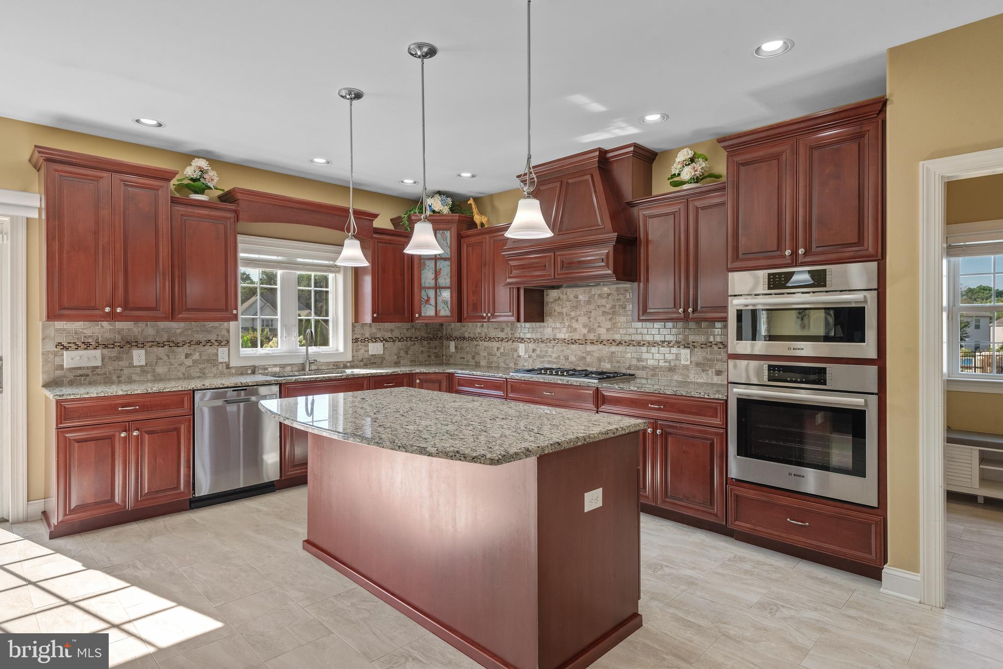 HAMPDEN SUMMIT - Residential