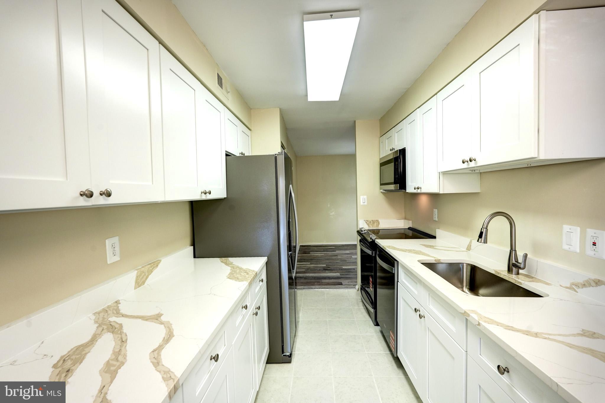 HYDE PARK - Residential