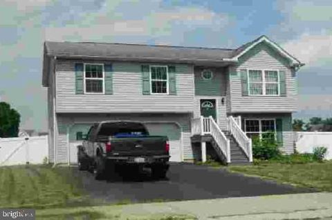 29 SHIRK DRIVE FREDERICKSBURG PA 17026