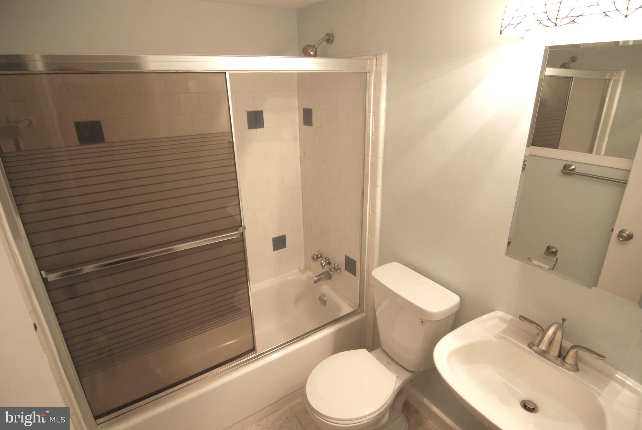 FAIRFAX HERITAGE - Residential Lease