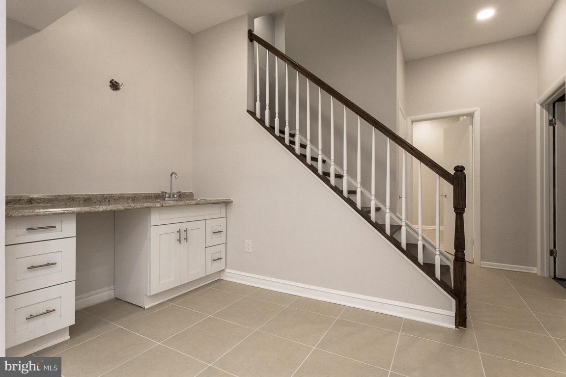 PINECREST - Residential