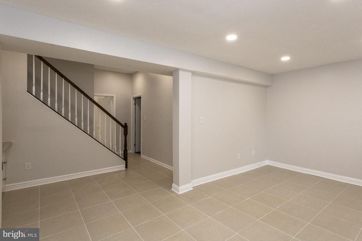 PINECREST - Residential