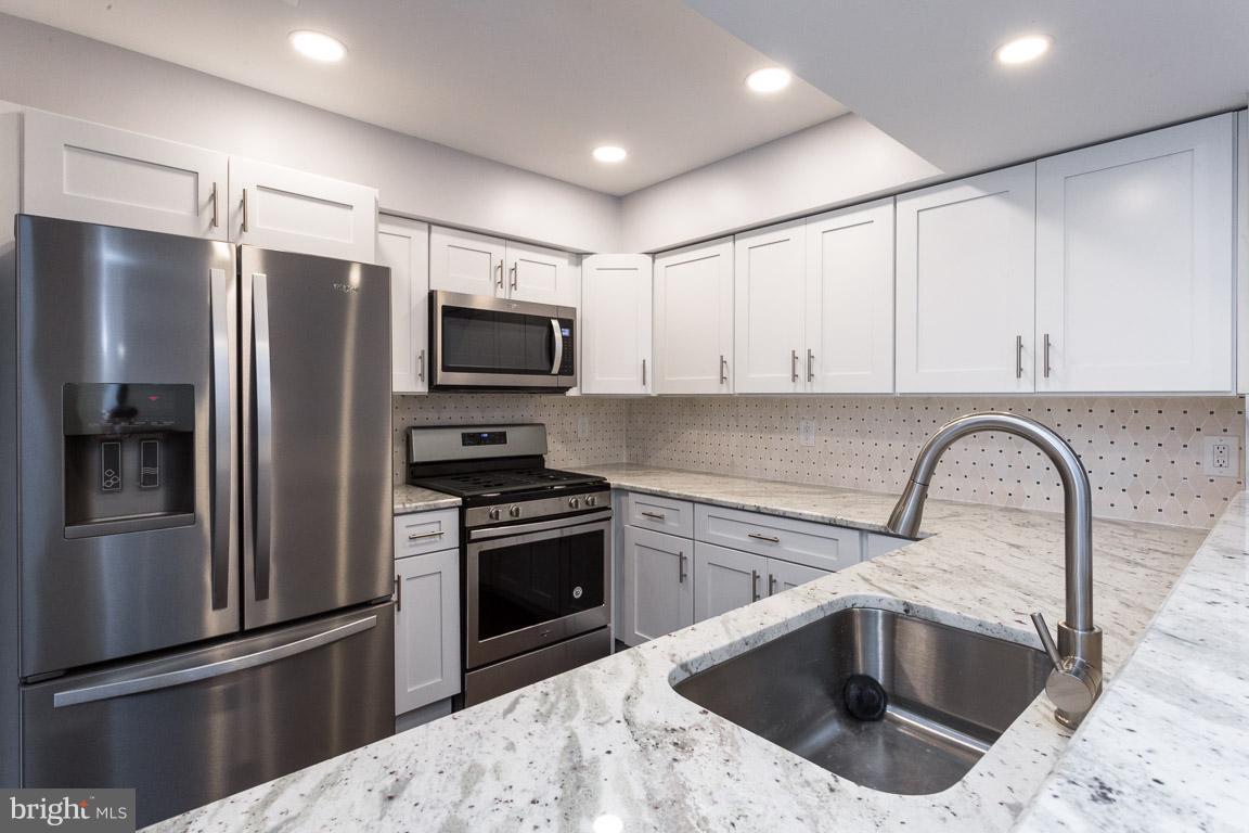 PINECREST - Residential