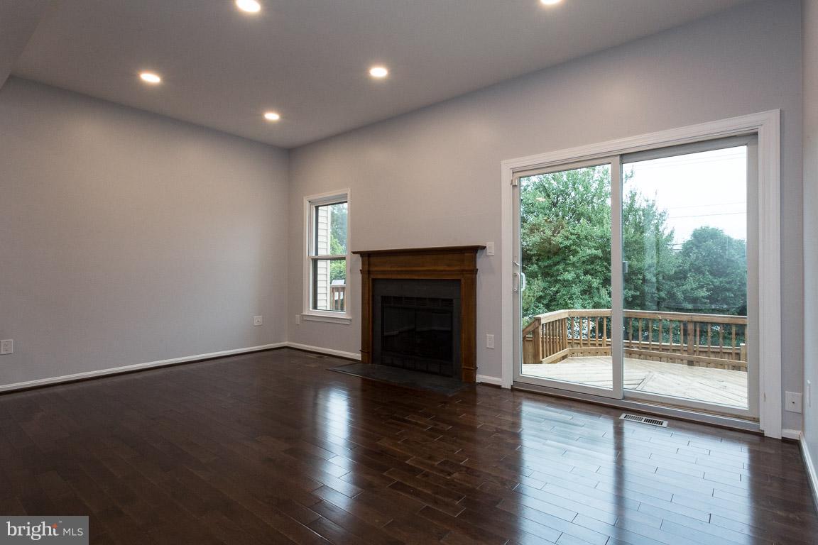 PINECREST - Residential