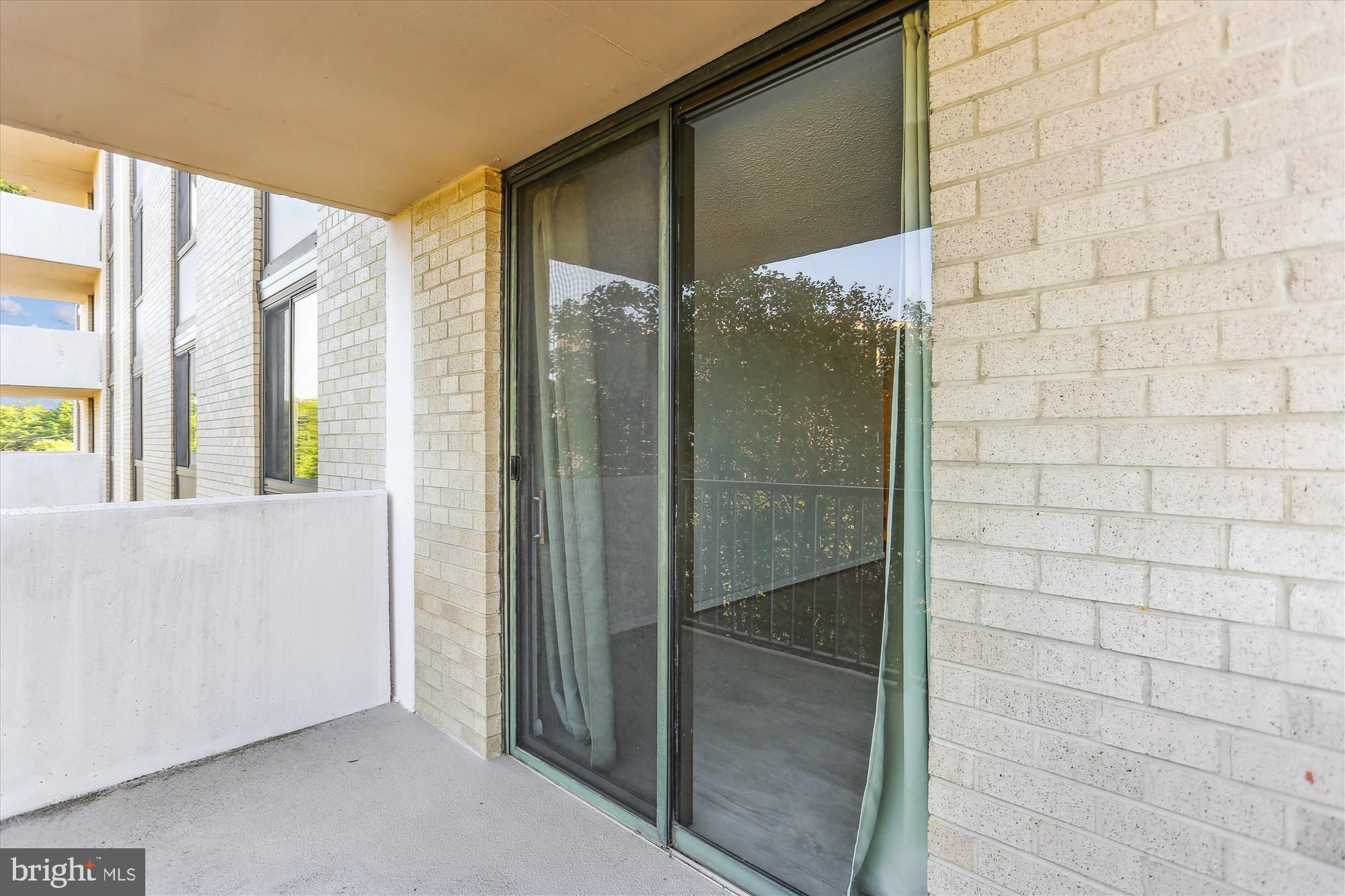 WESTLAKE TOWERS - Residential