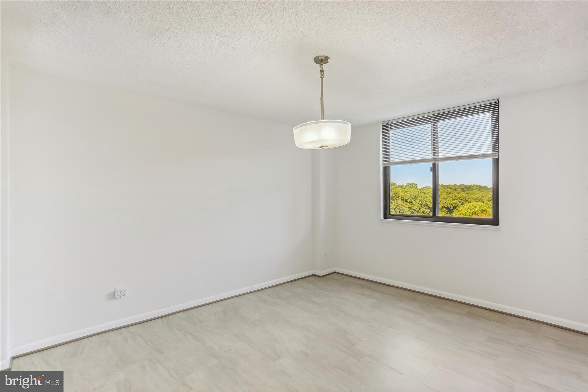 WESTLAKE TOWERS - Residential