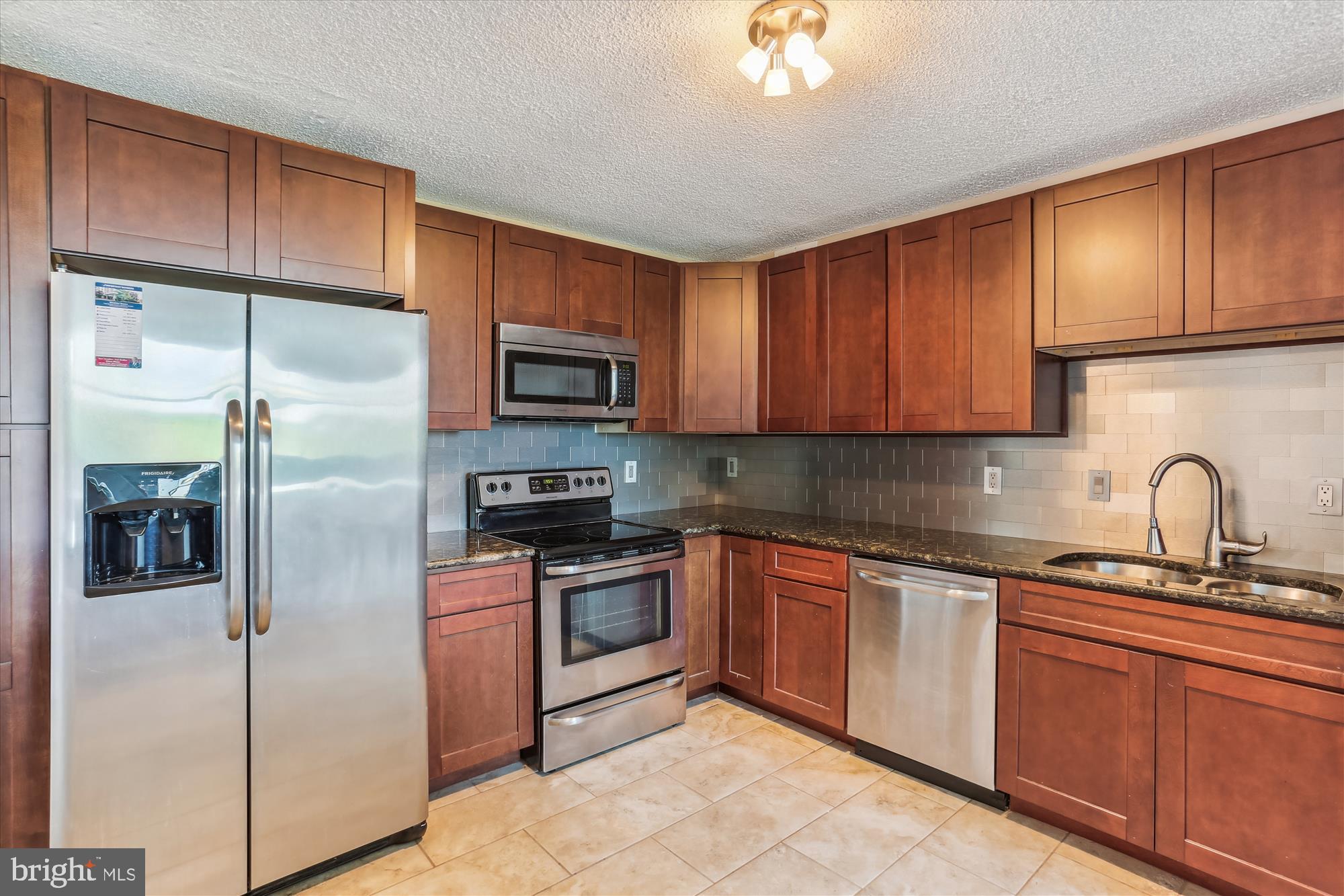 WESTLAKE TOWERS - Residential