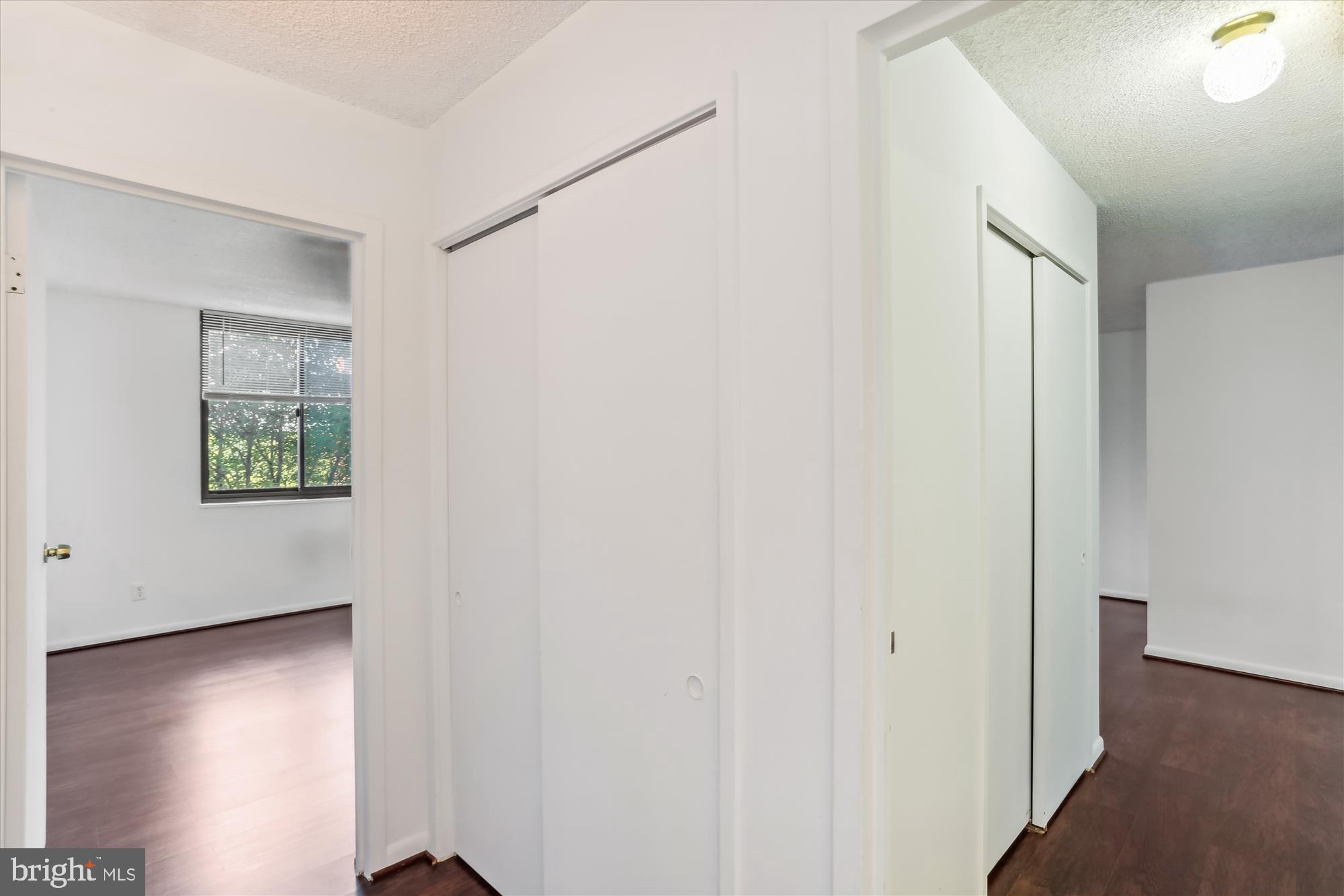 WESTLAKE TOWERS - Residential