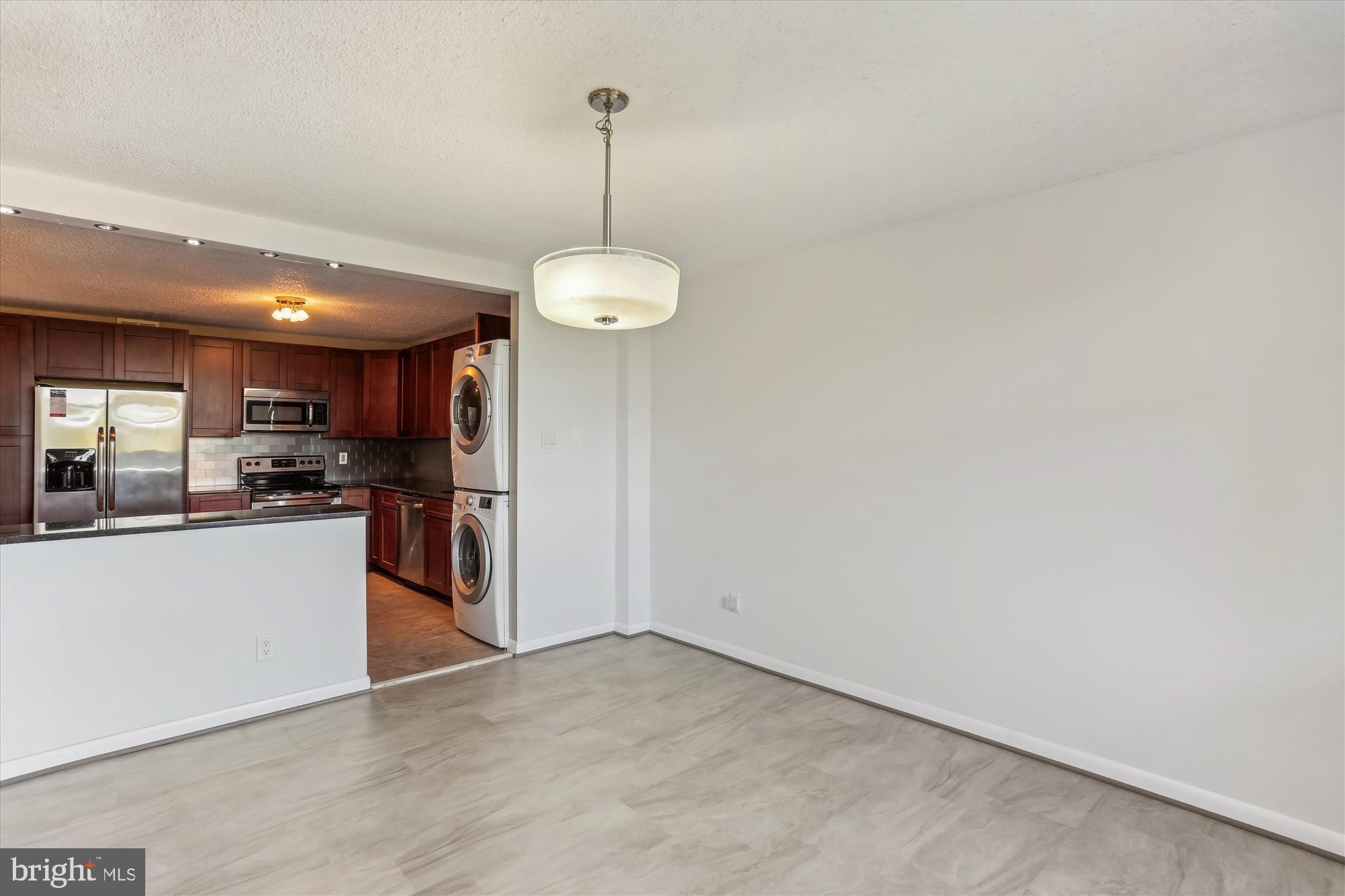 WESTLAKE TOWERS - Residential