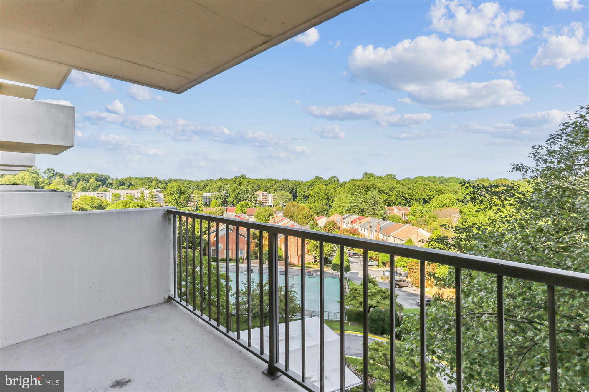 WESTLAKE TOWERS - Residential