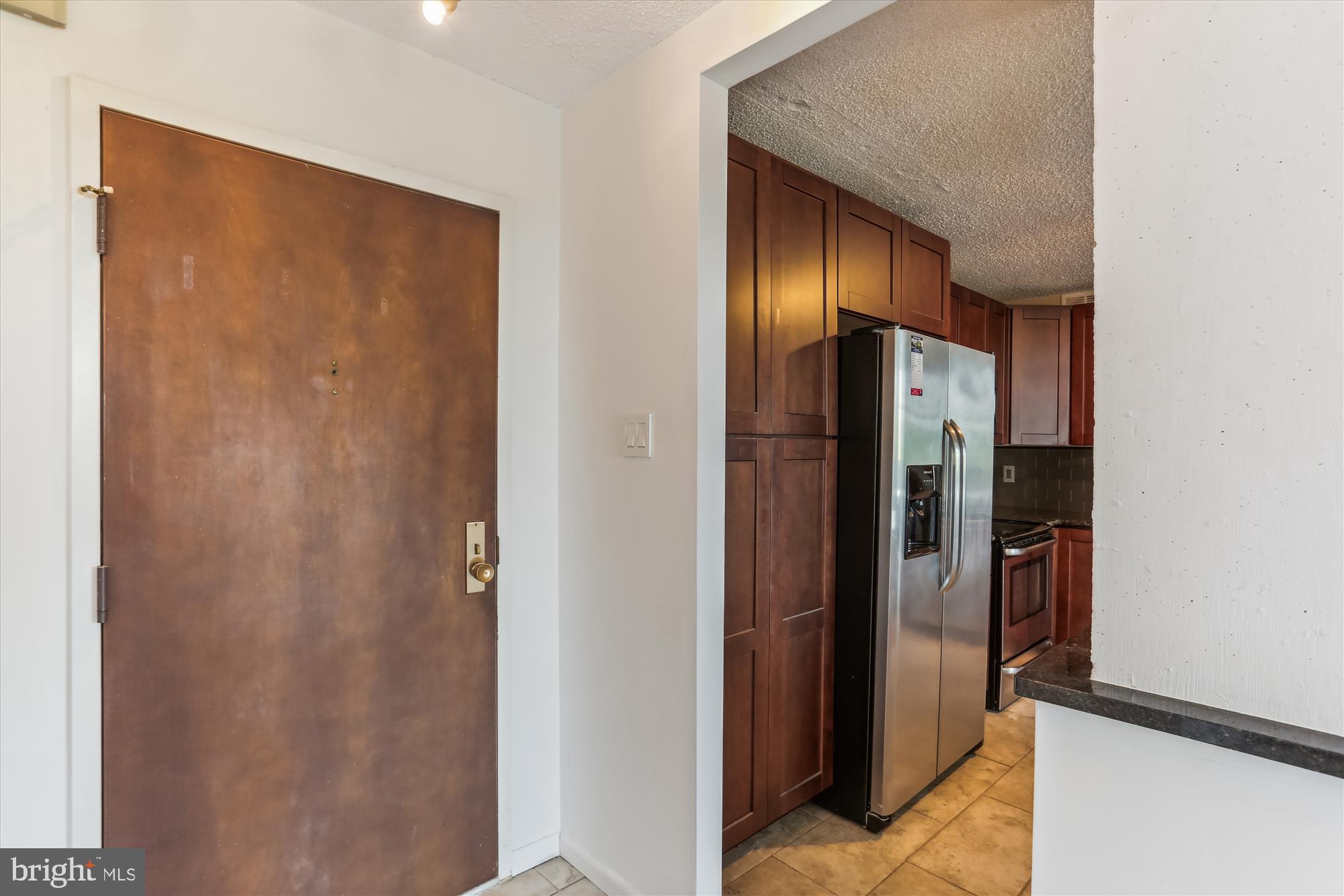 WESTLAKE TOWERS - Residential