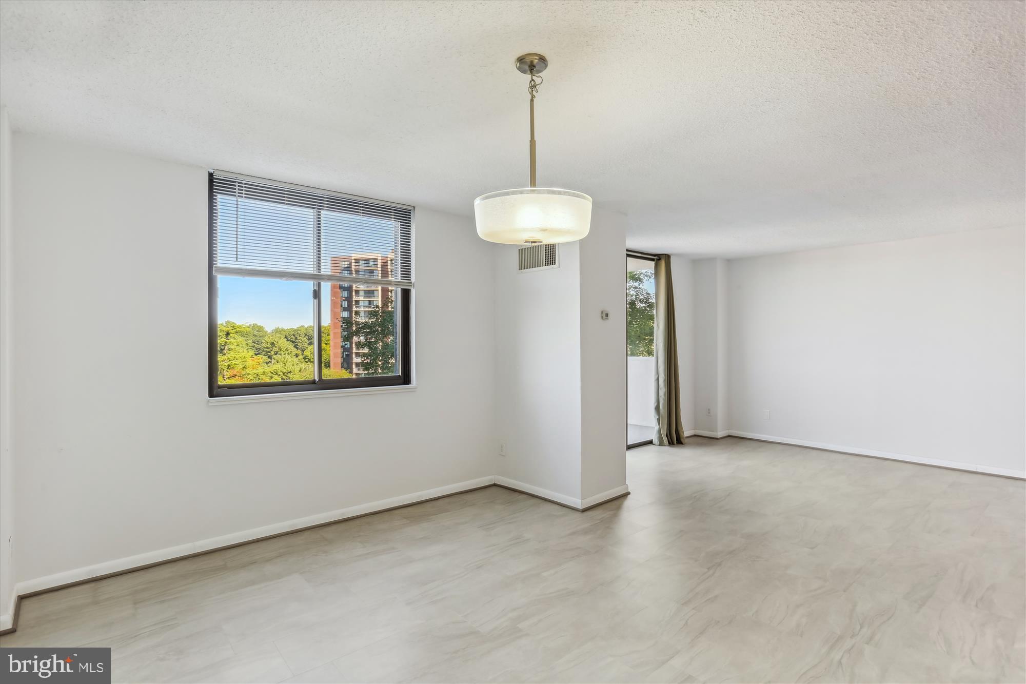 WESTLAKE TOWERS - Residential