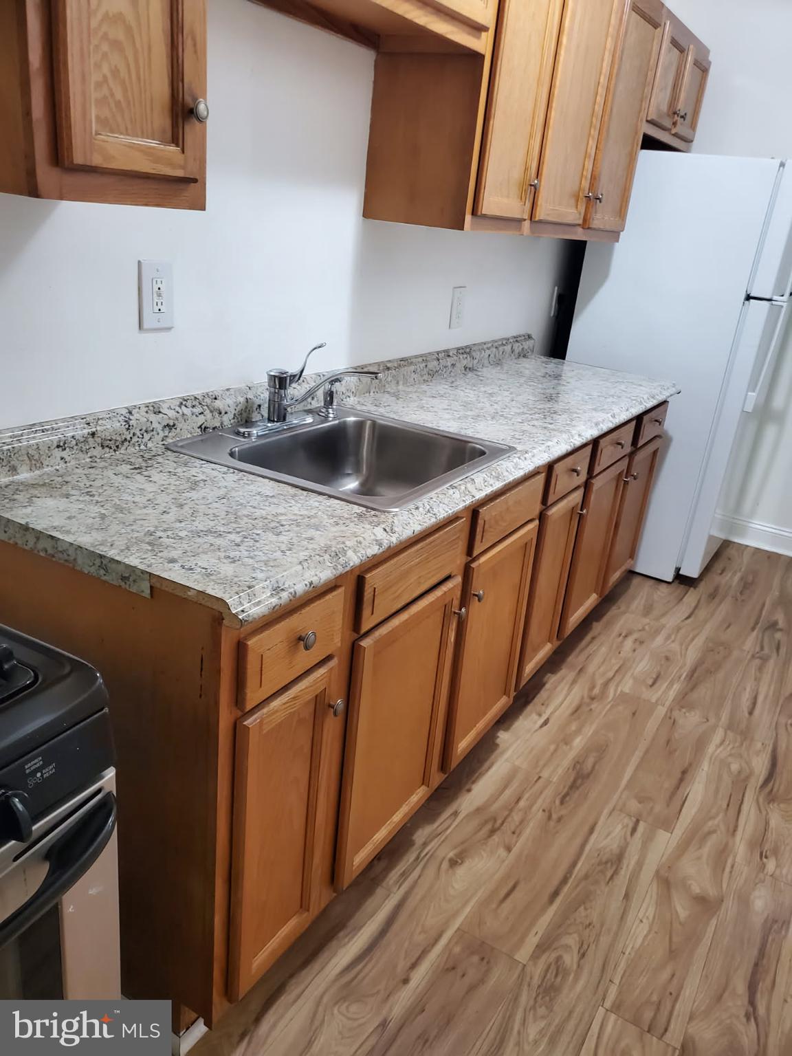Top Level of duplex in a very desirable neighborhood is up for rent and ready to move in. This 1 bedroom and 1 bathroom apartment offers the beauty of comfort and convenience, it's close to major routes and a wide array of stores, Come Check it out