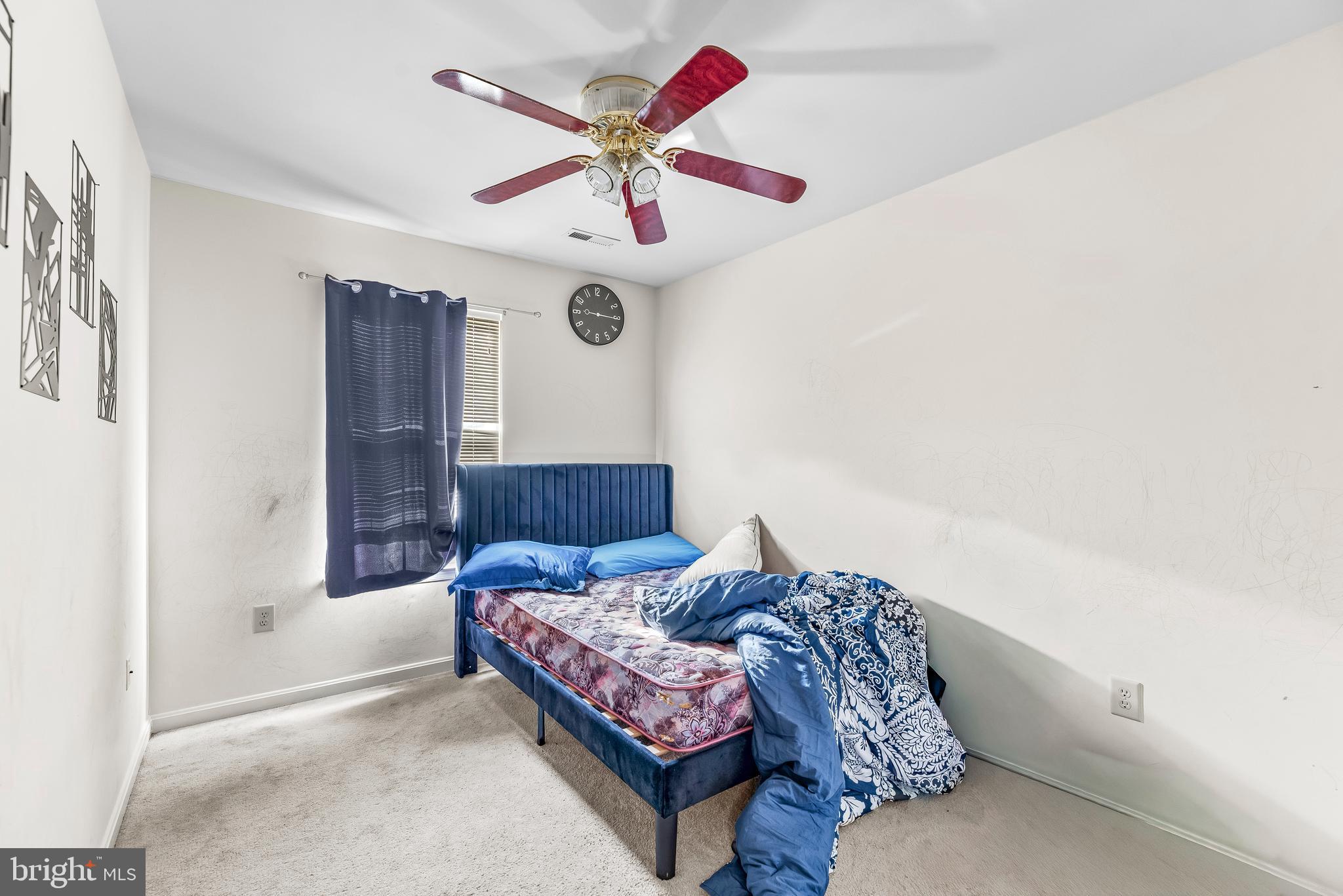 SEVEN OAKS - Residential