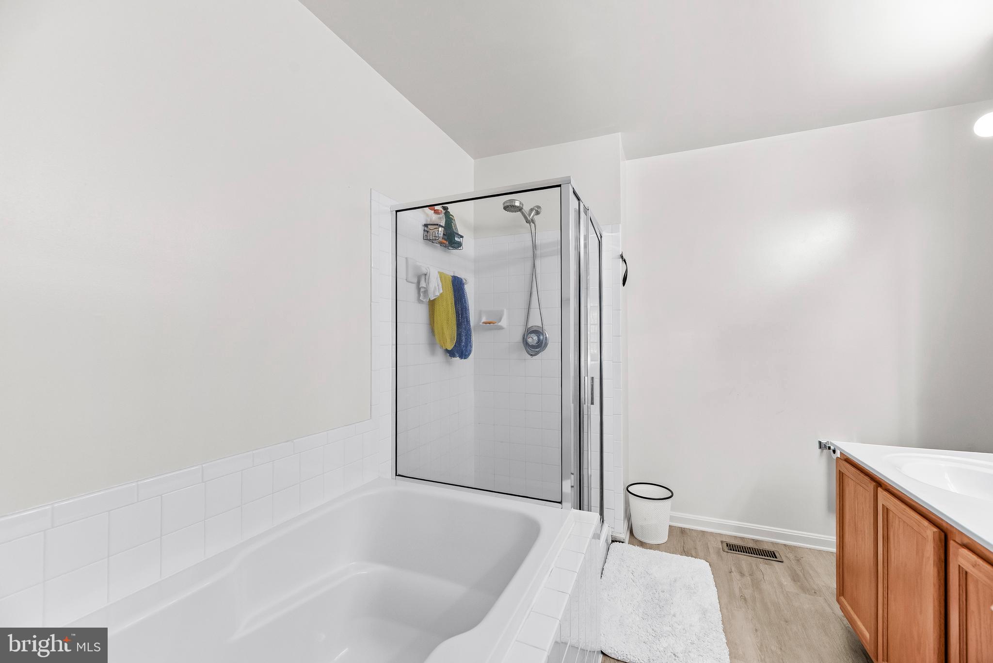 SEVEN OAKS - Residential