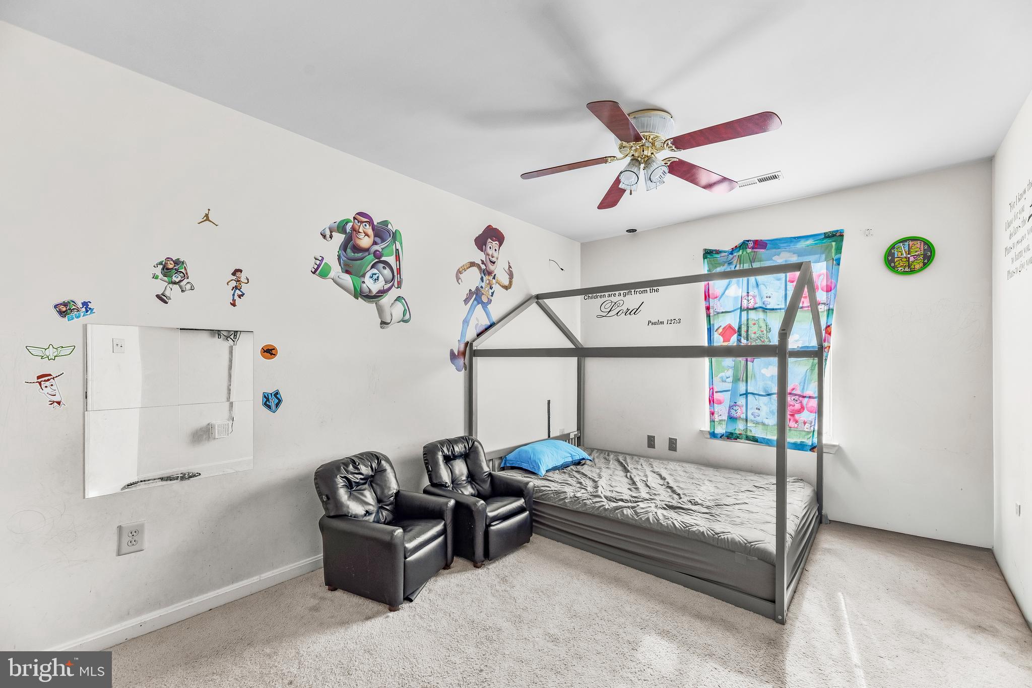 SEVEN OAKS - Residential