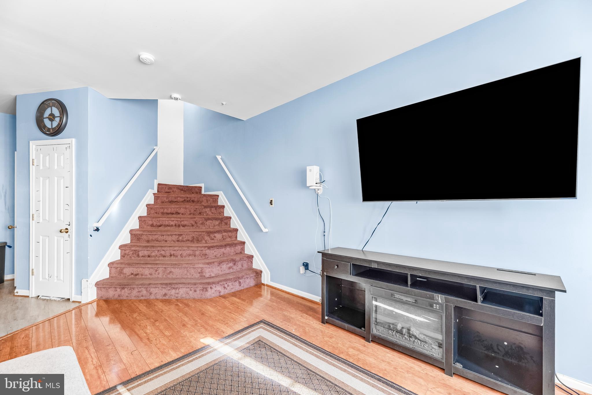 SEVEN OAKS - Residential