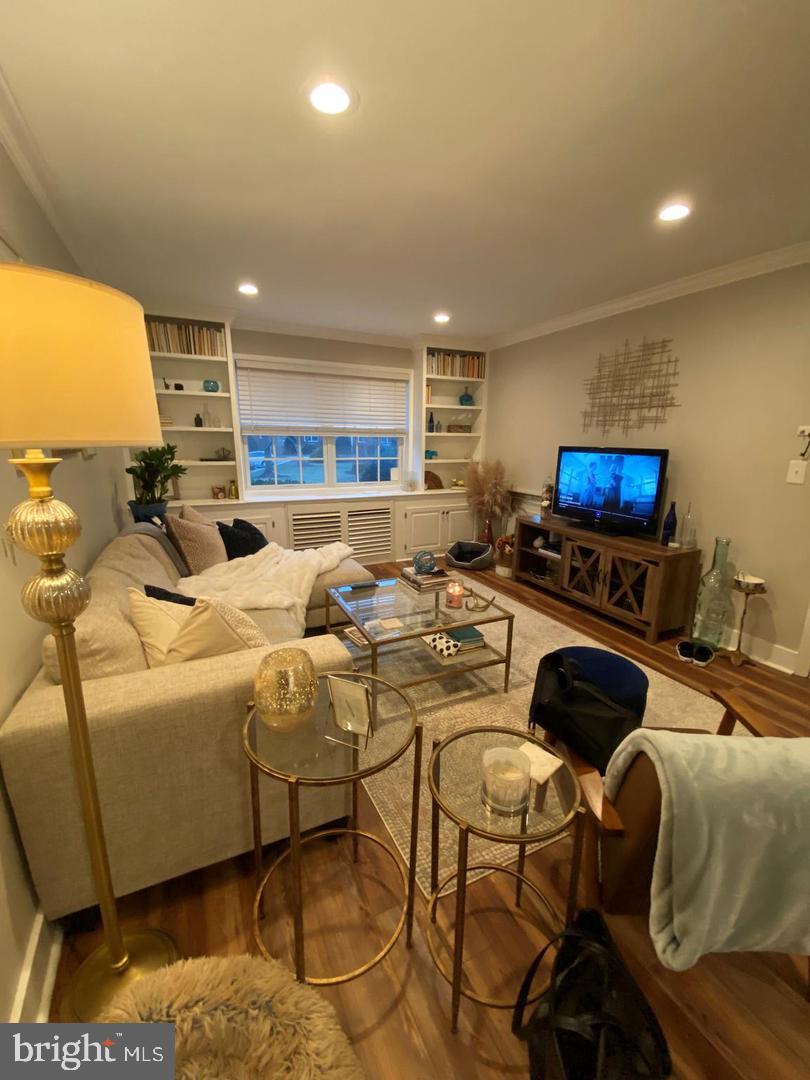 1714 W ABINGDON DRIVE W 102