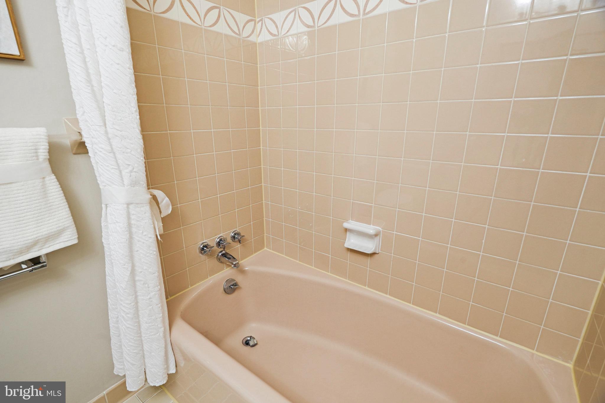 BEVERLY HILLS - Residential